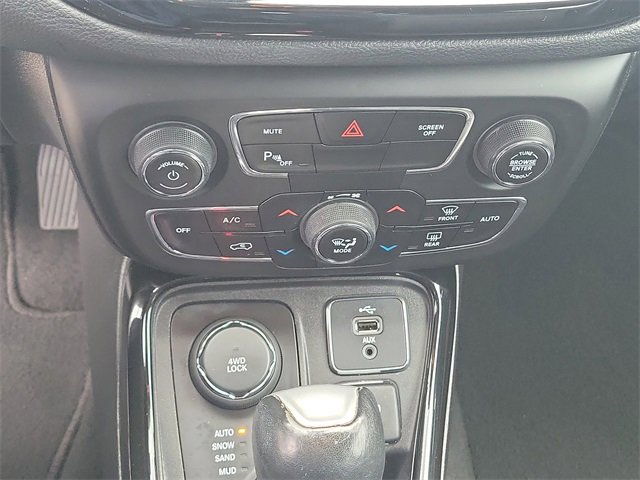 Used 2018 Jeep Compass Limited w/ Navigation Group image 28