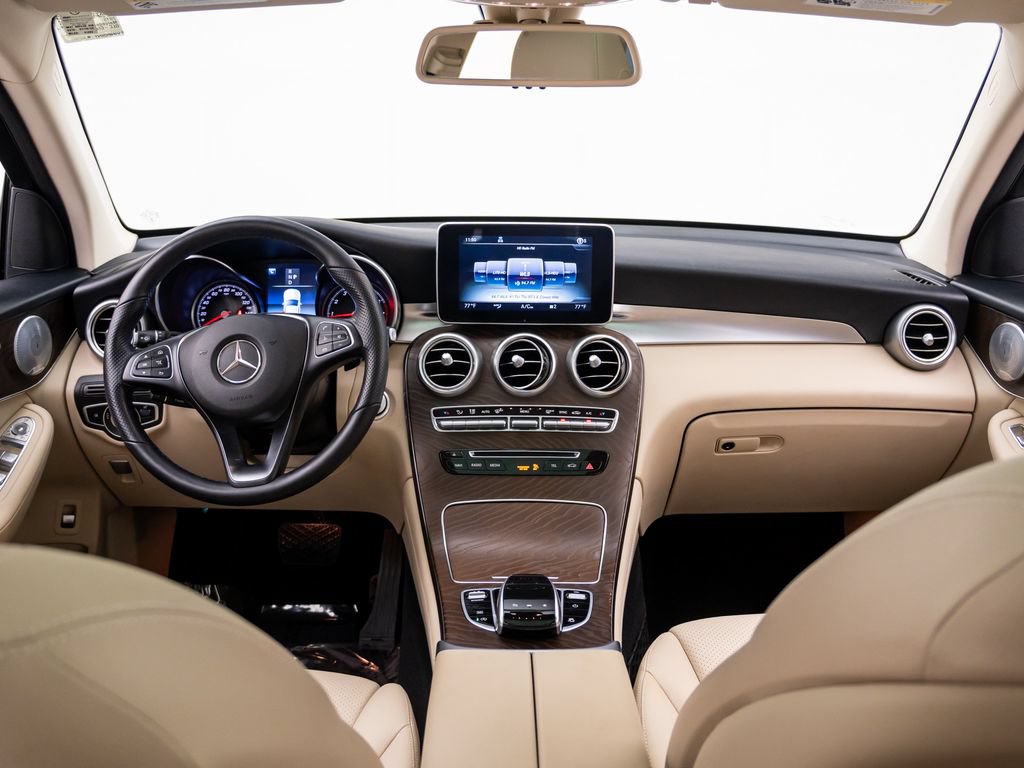 Used 2019 Mercedes-Benz GLC 300 4MATIC image 11