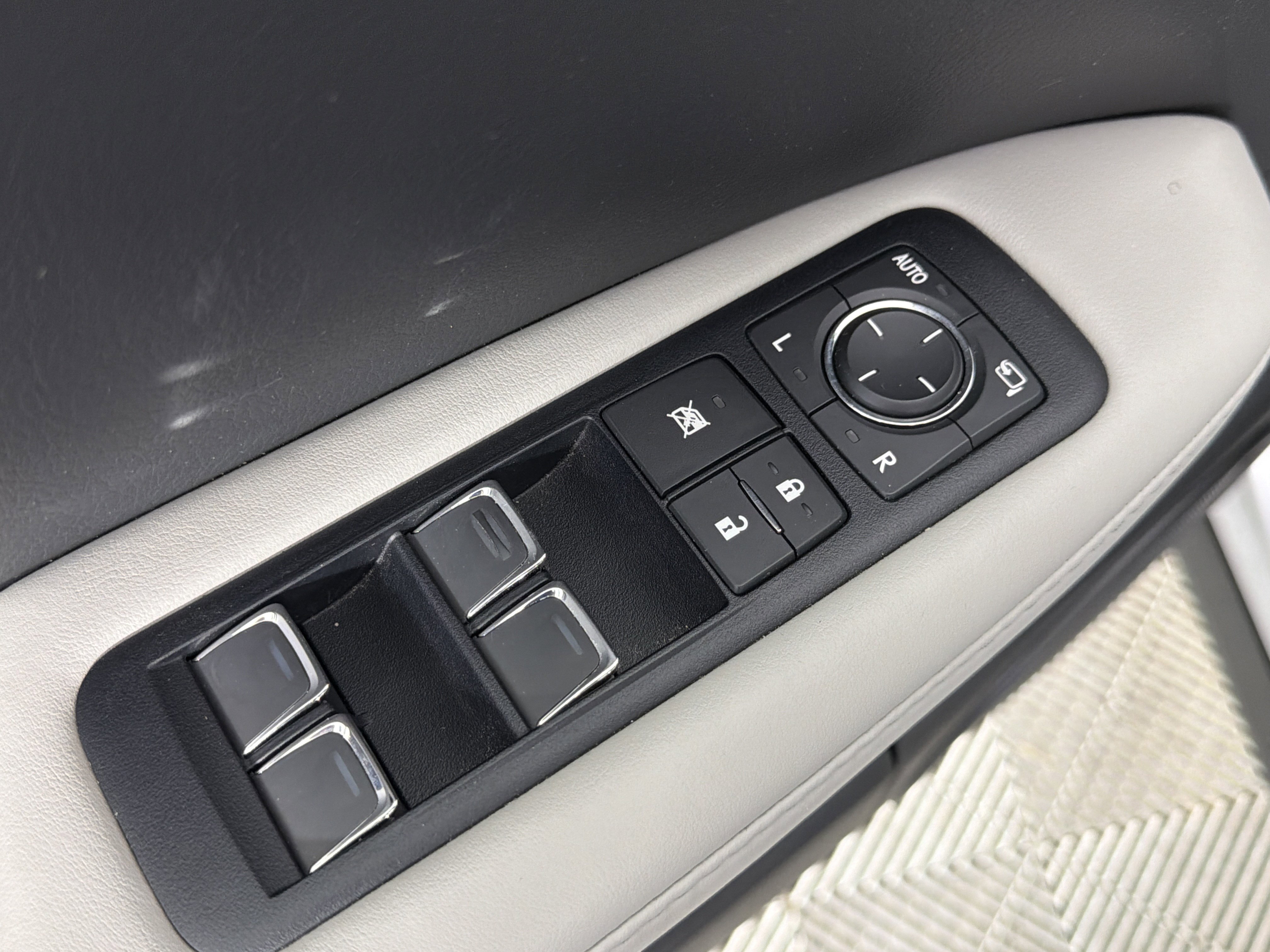 Used 2017 Lexus RX 350 AWD w/ Premium Package image 8