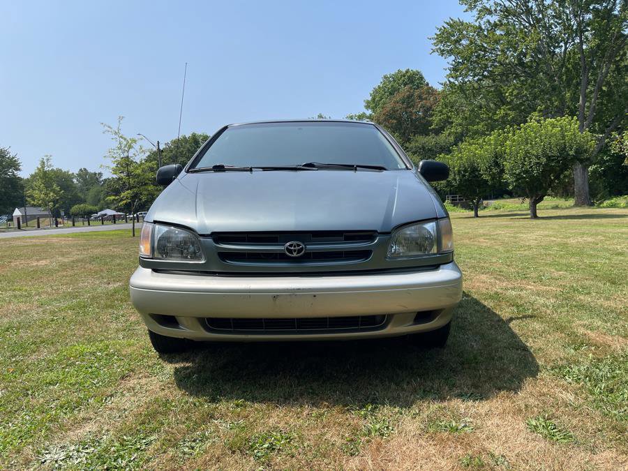 Used 1999 Toyota Sienna LE image 13