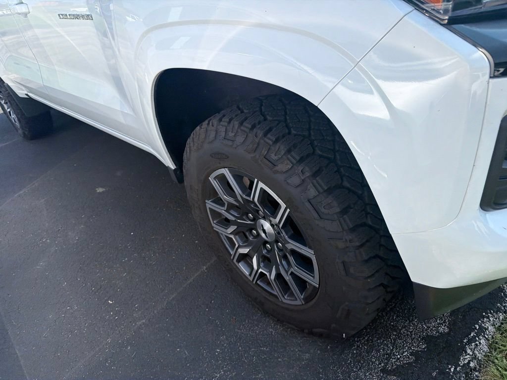 Used 2024 Chevrolet Colorado Z71 w/ Z71 Convenience Package 2 AWD/4WD image 2