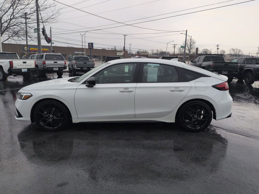 Used 2023 Honda Civic Sport image 2