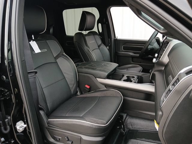 New 2026 RAM 4500 4x4 Crew Cab DRW w/ Laramie Trim Package image 27