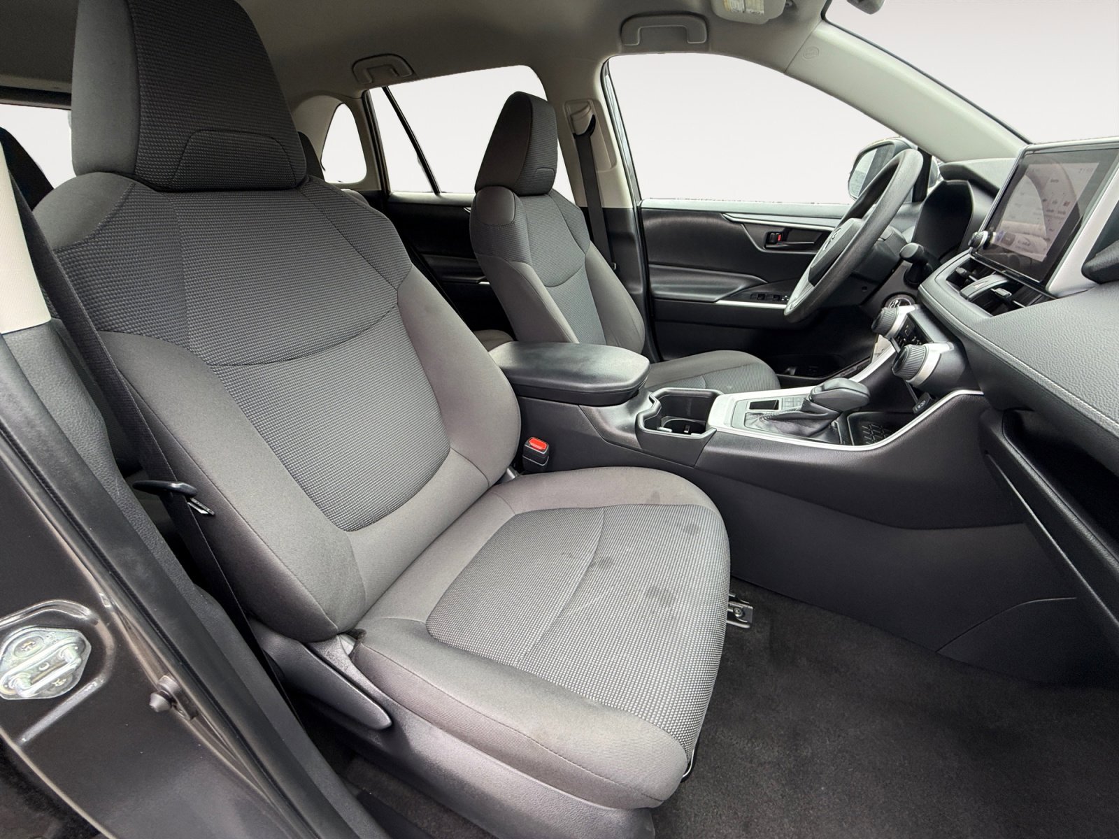 Used 2024 Toyota RAV4 LE image 19