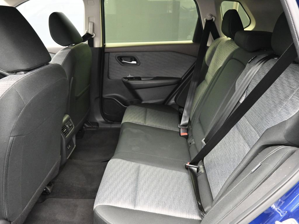 Used 2023 Nissan Rogue SV image 13