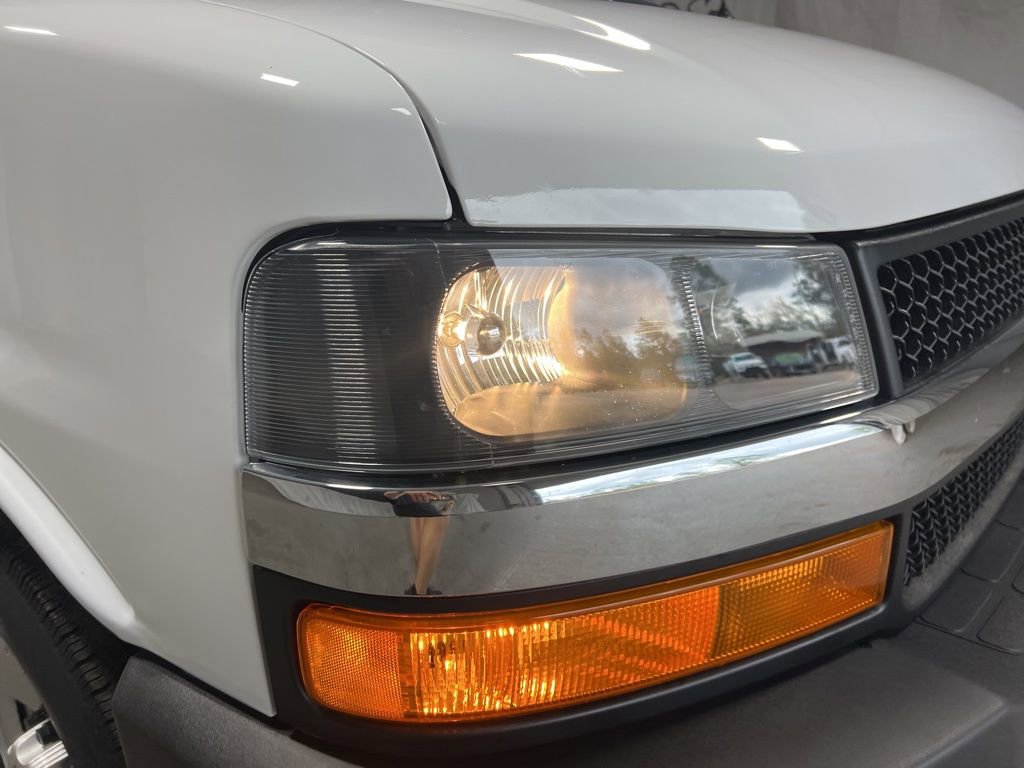 Used 2024 Chevrolet Express 2500 w/ Driver Convenience Package image 33