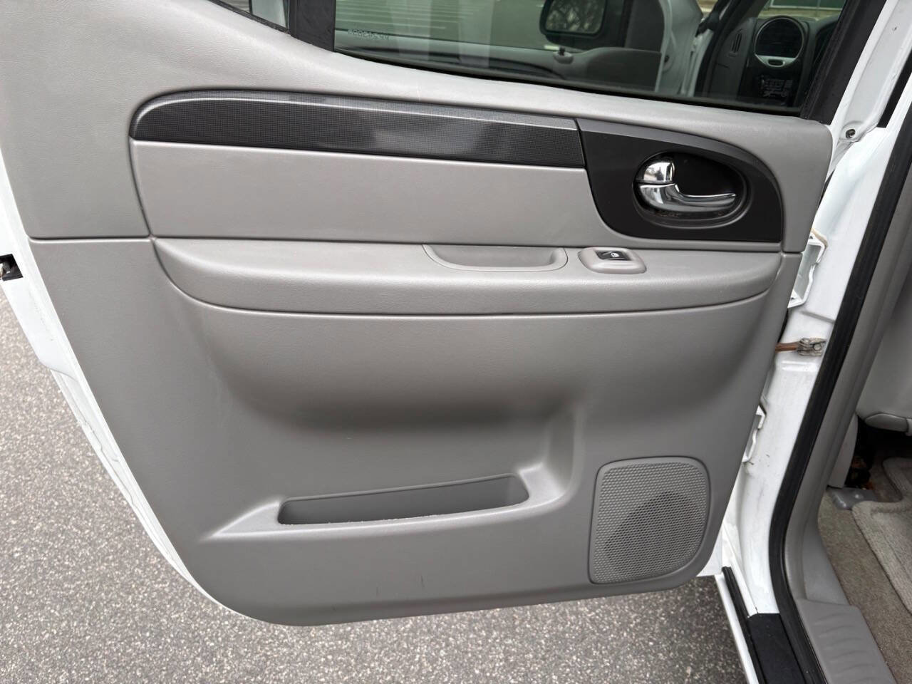 Used 2005 GMC Envoy XUV SLE AWD/4WD image 26