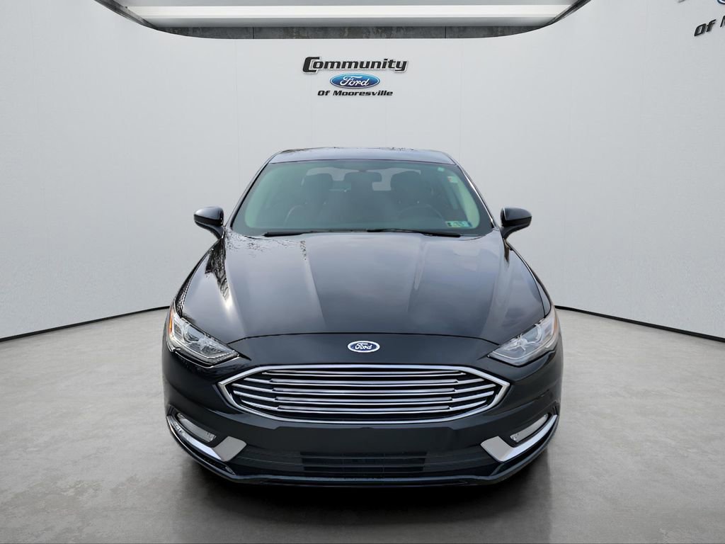 Used 2018 Ford Fusion SE w/ Equipment Group 601A image 2