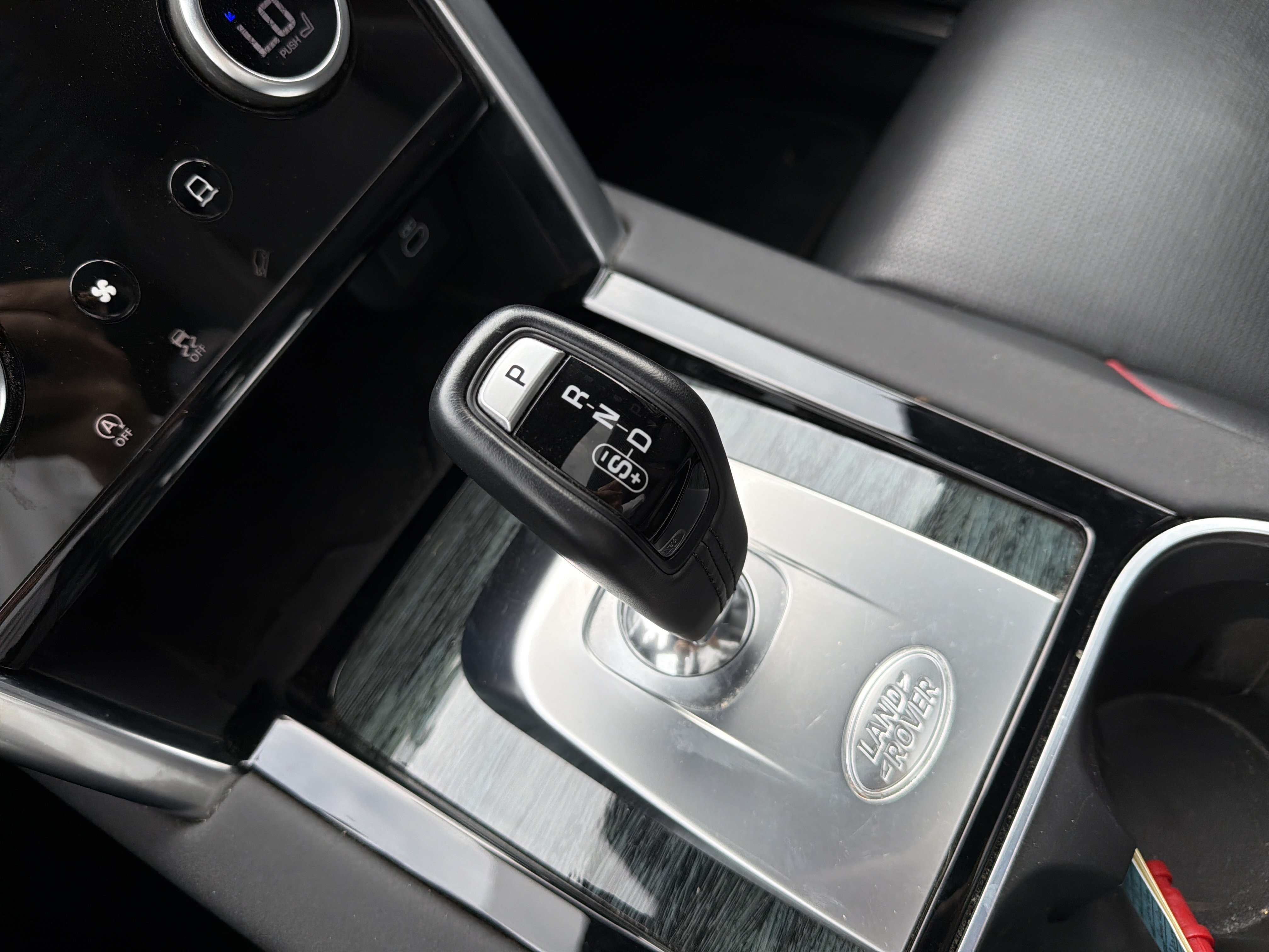 Used 2023 Land Rover Discovery Sport SE R-Dynamic AWD/4WD image 20