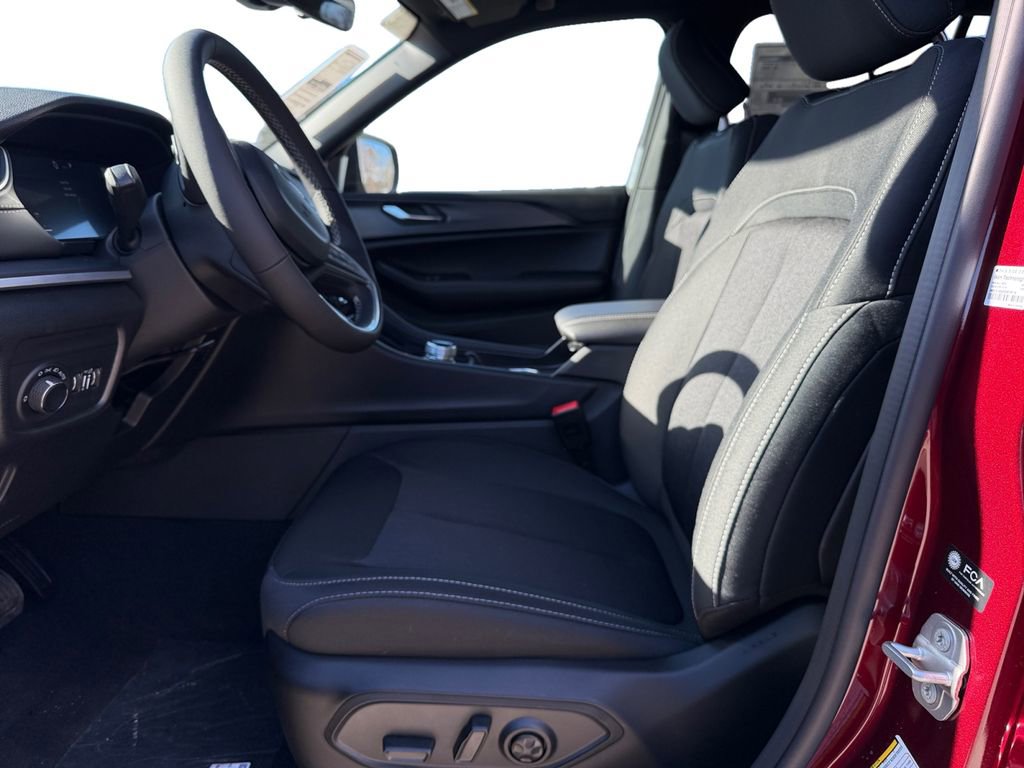 New 2025 Jeep Grand Cherokee Laredo X w/ Luxury Tech Group I image 9