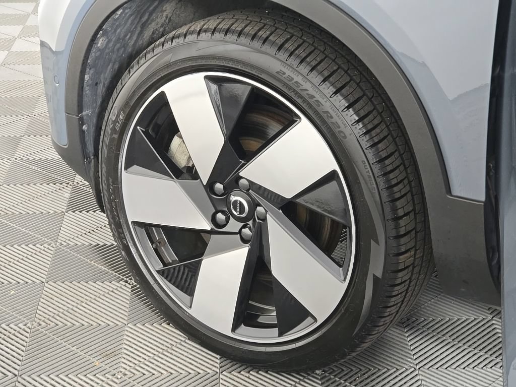 Certified 2023 Volvo C40 P8 Recharge Ultimate w/ Protection Package Premier AWD/4WD image 31