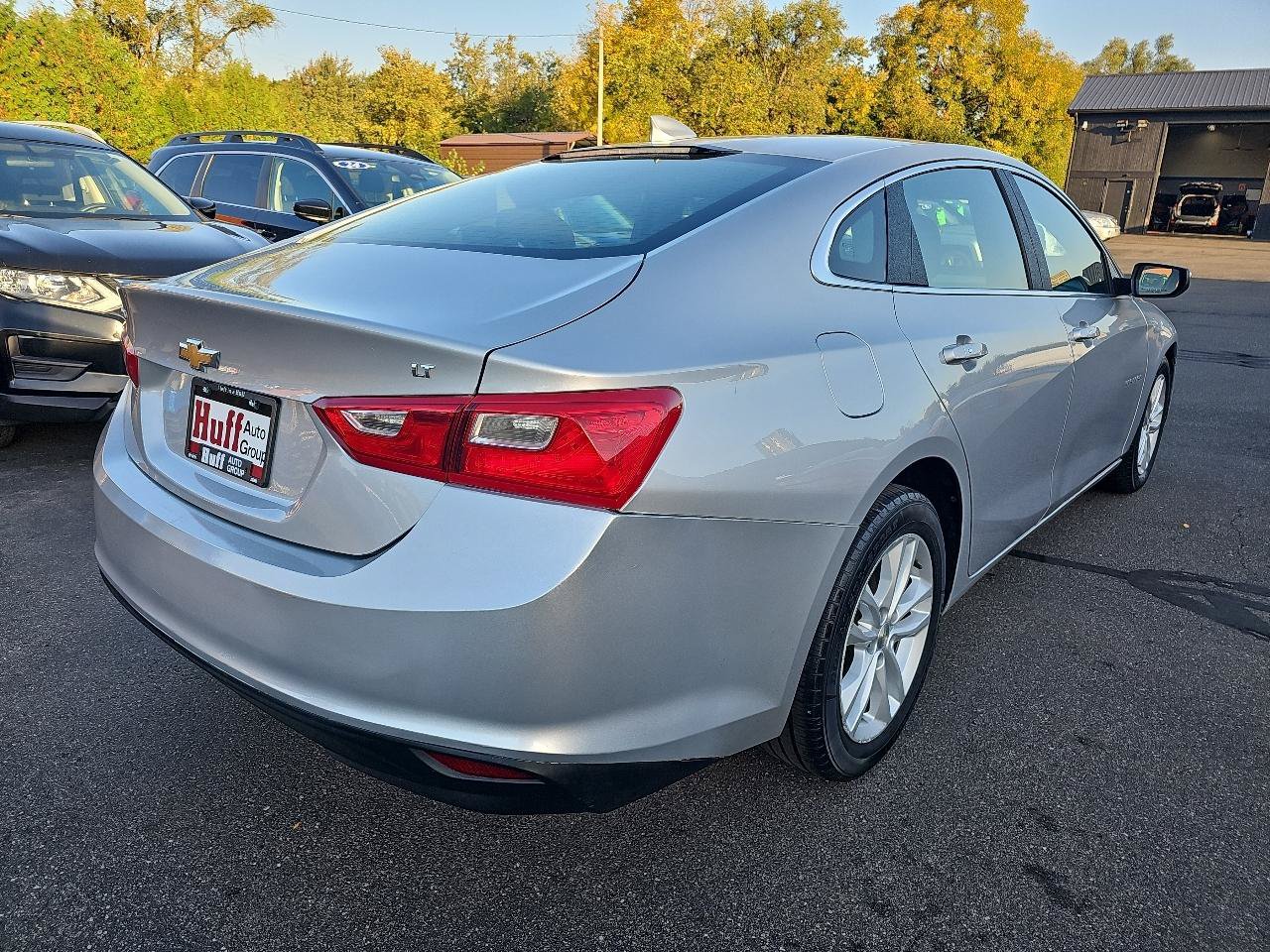 Used 2018 Chevrolet Malibu LT FWD image 4