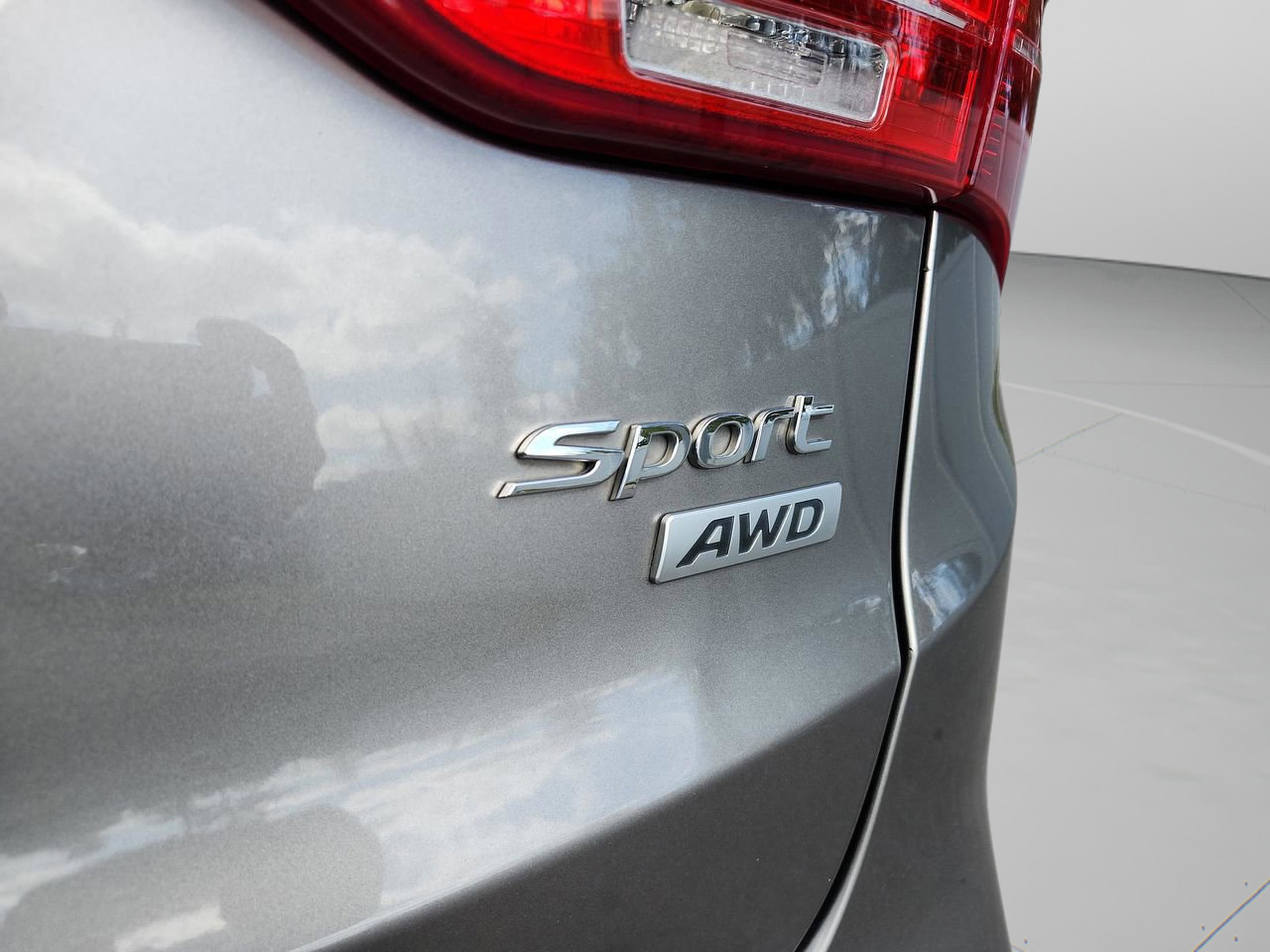 Used 2014 Hyundai Santa Fe Sport image 24
