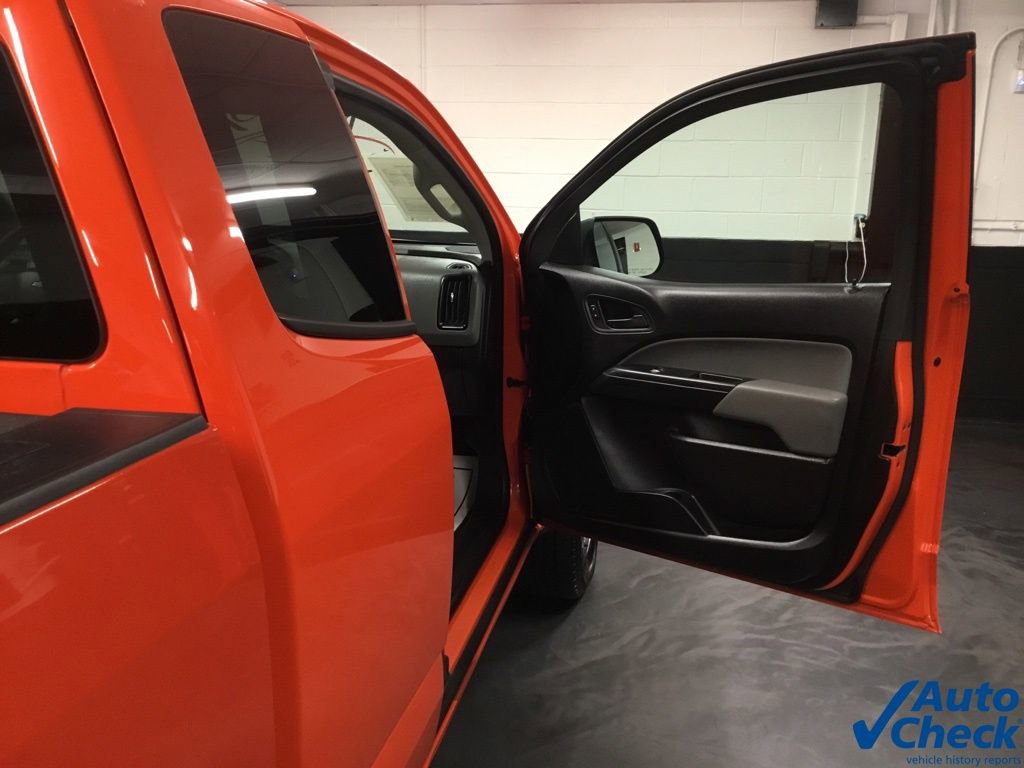 Used 2020 Chevrolet Colorado W/T AWD/4WD image 32