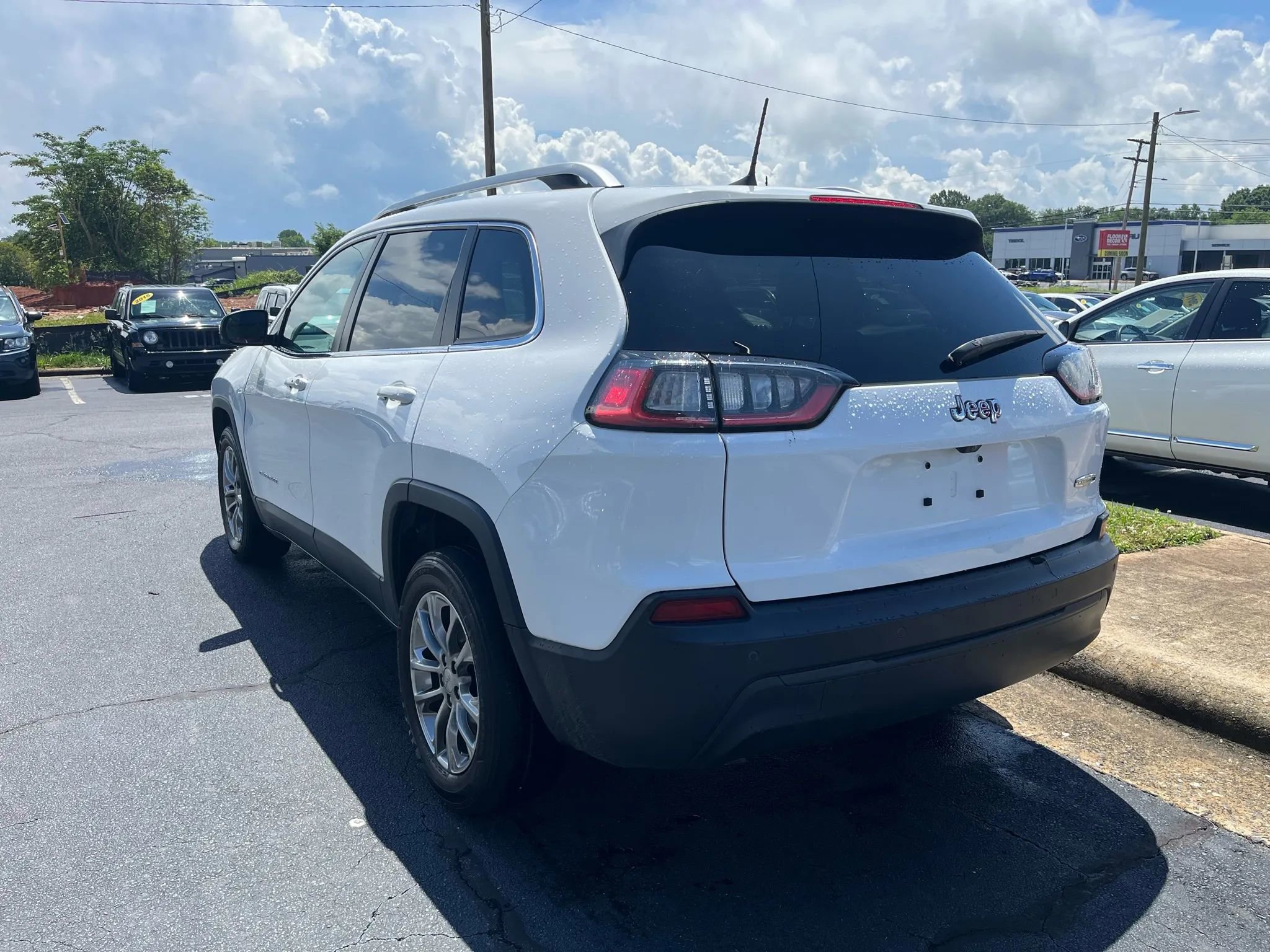 Used 2020 Jeep Cherokee Latitude Plus image 5