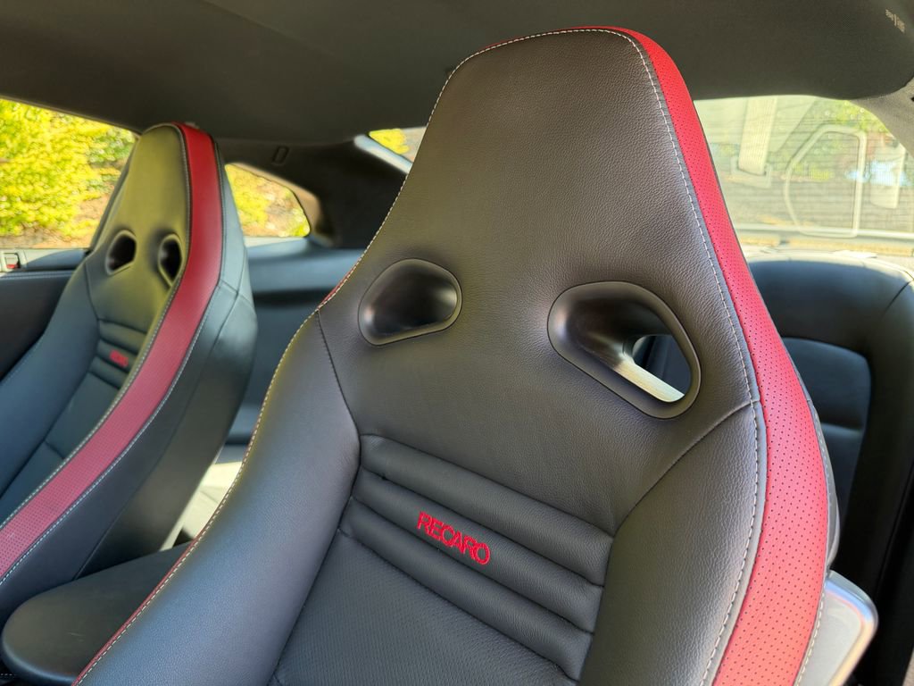 Used 2015 Nissan GT-R Black Edition image 34