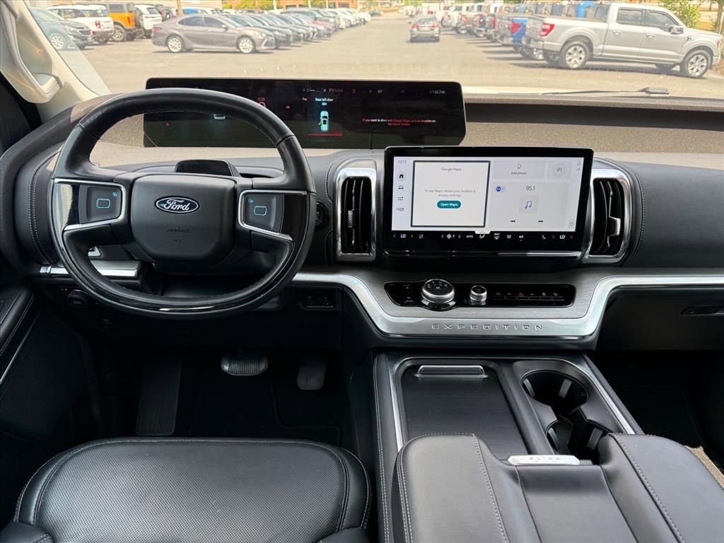 Used 2025 Ford Expedition Max Platinum AWD/4WD image 12