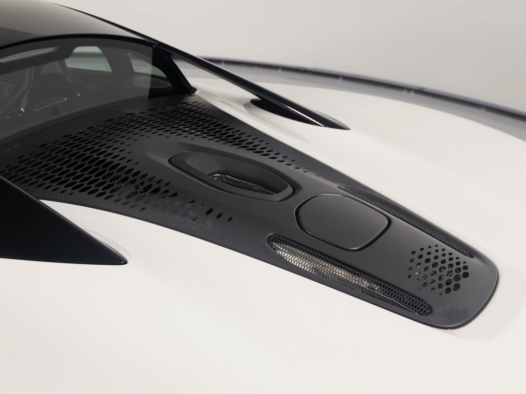 New 2025 McLaren Artura image 38