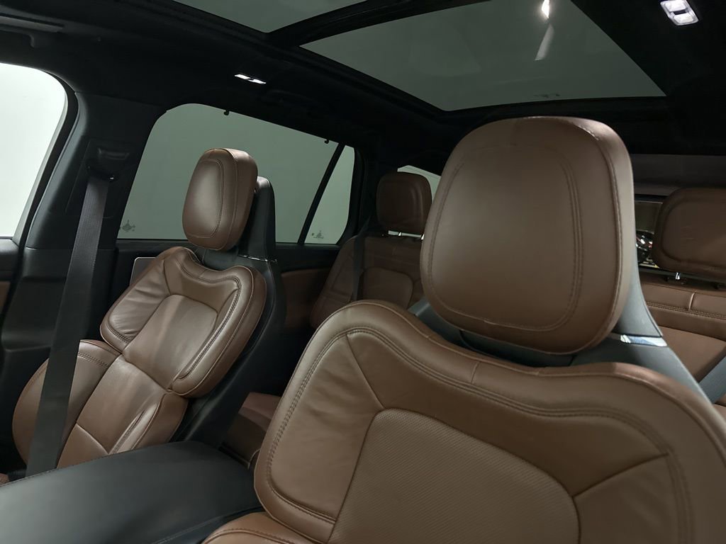 Used 2022 Lincoln Aviator Reserve w/ Equipment Group 201A image 31