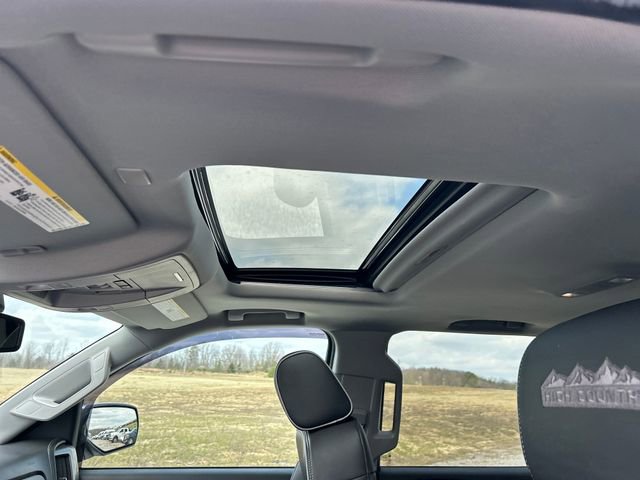 Used 2018 Chevrolet Silverado 1500 High Country image 31