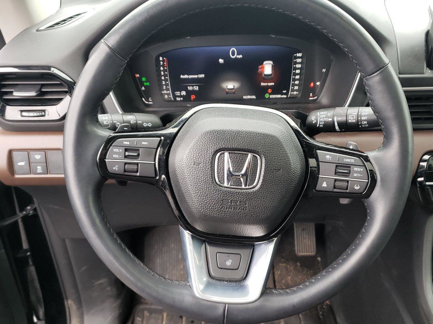 Used 2023 Honda Pilot Elite image 12