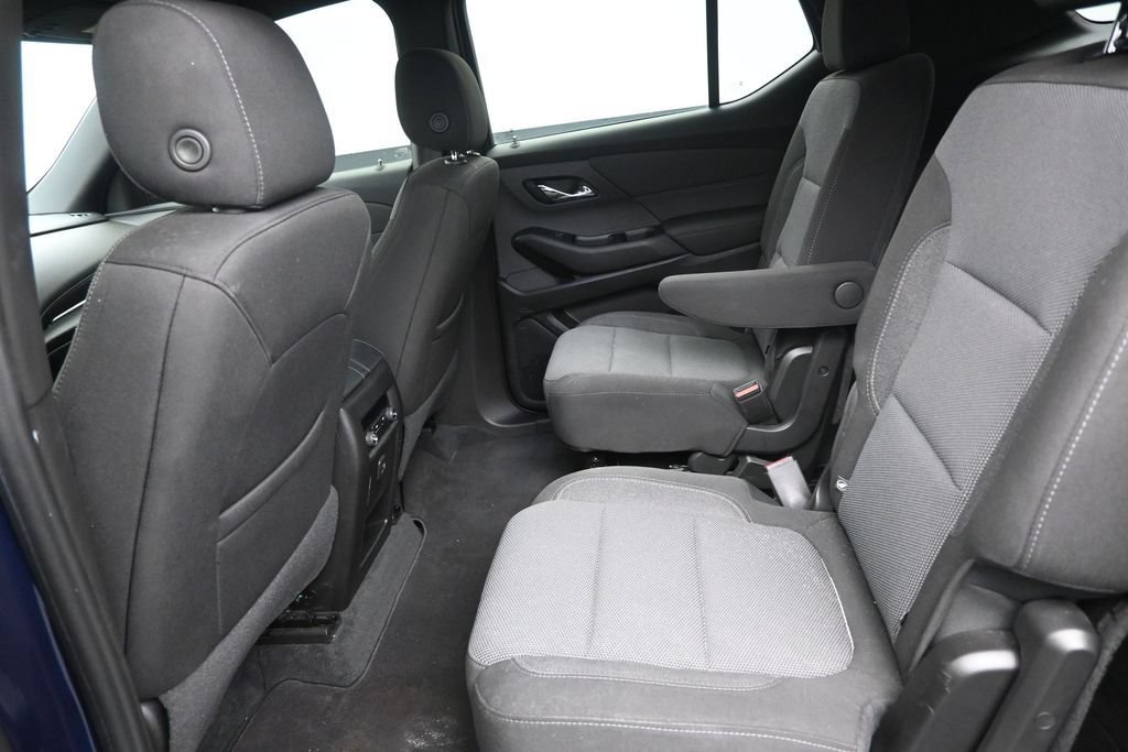 Used 2023 Chevrolet Traverse LT FWD image 14