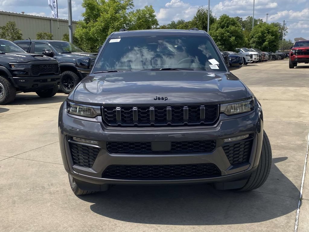 New 2026 Jeep Grand Cherokee L Limited w/ Limited Altitude Package RWD image 2