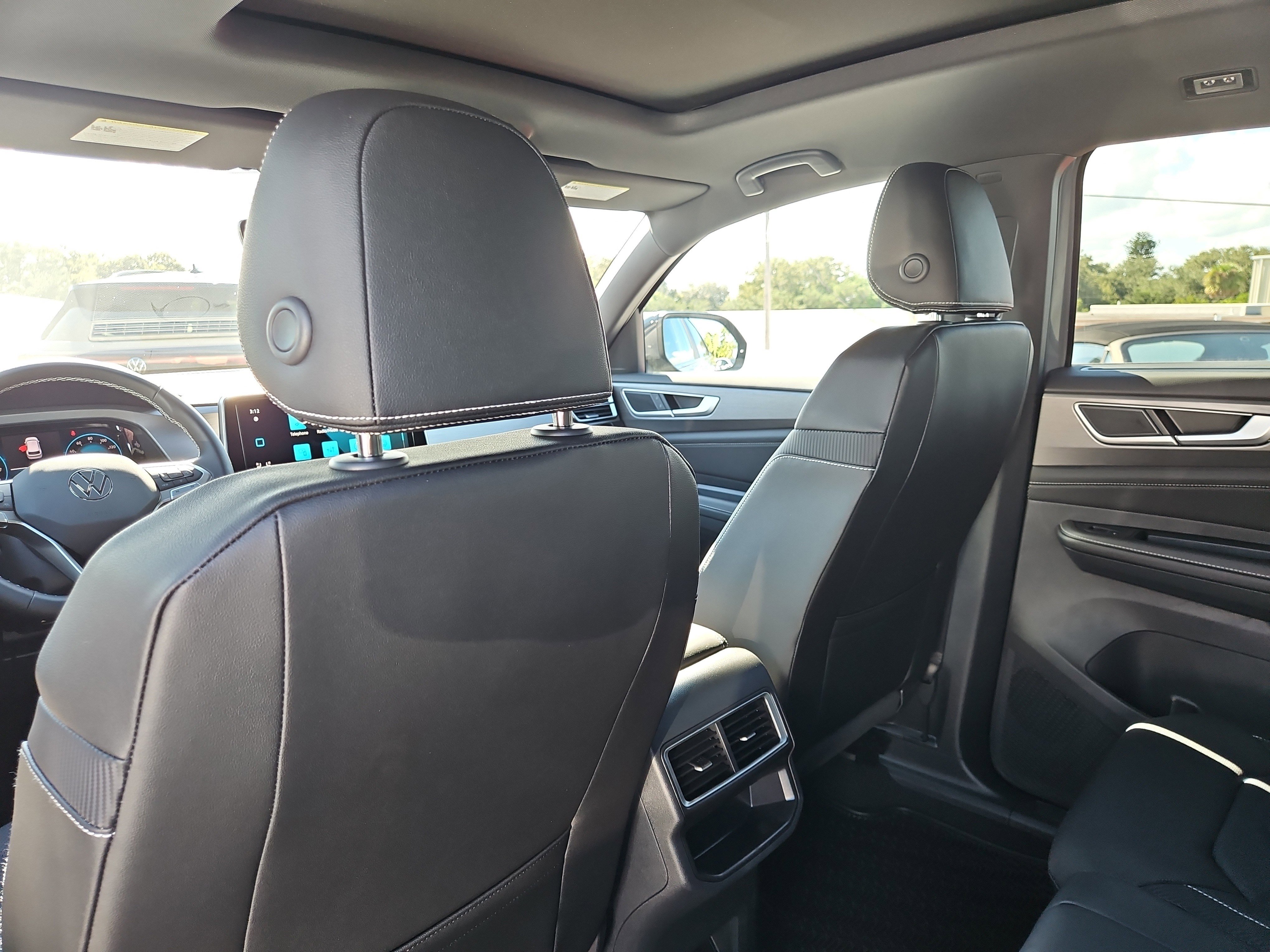 New 2026 Volkswagen Atlas Cross Sport SE image 10