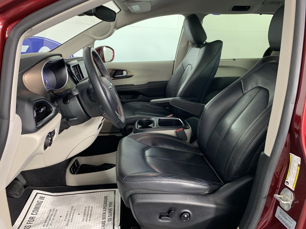 Used 2017 Chrysler Pacifica Touring-L Plus w/ Advanced Safetytec Group image 16