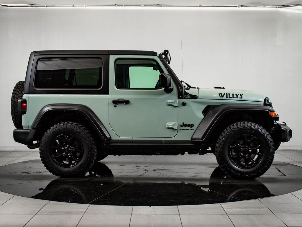 Used 2023 Jeep Wrangler Willys AWD/4WD image 11