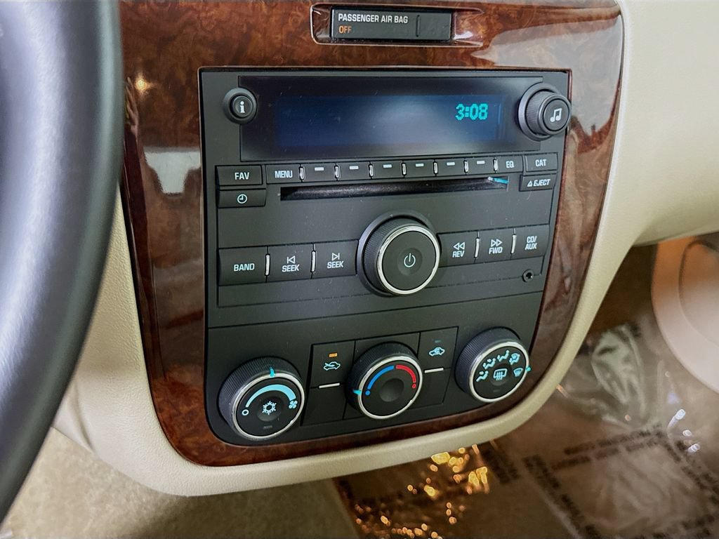 Used 2011 Chevrolet Impala LS FWD image 5
