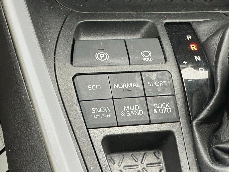 Used 2021 Toyota RAV4 XLE w/ Convenience Package image 23