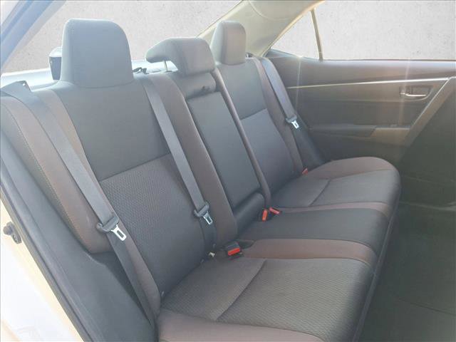 Used 2018 Toyota Corolla LE image 18