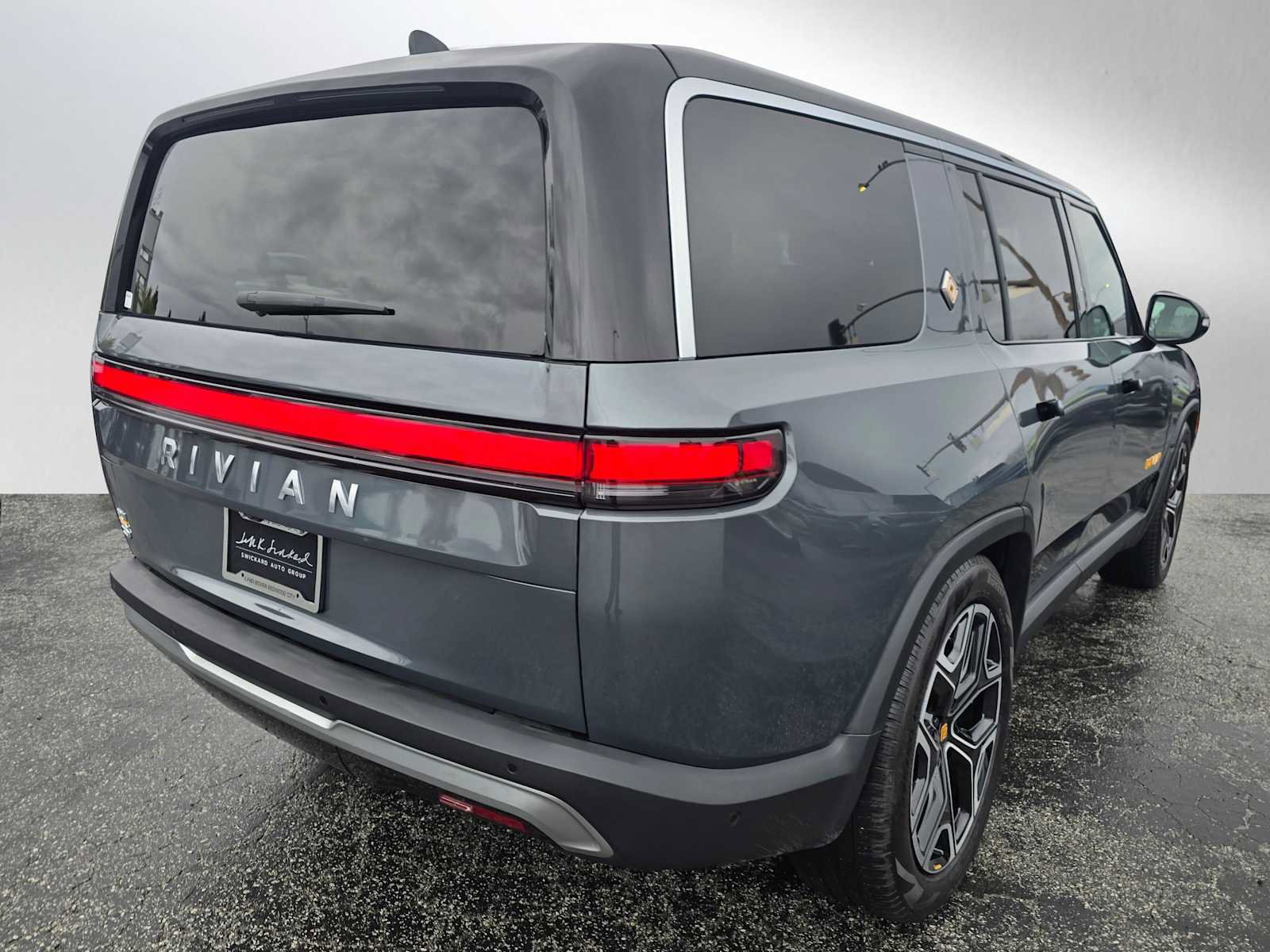 Used 2023 Rivian R1S Adventure image 5