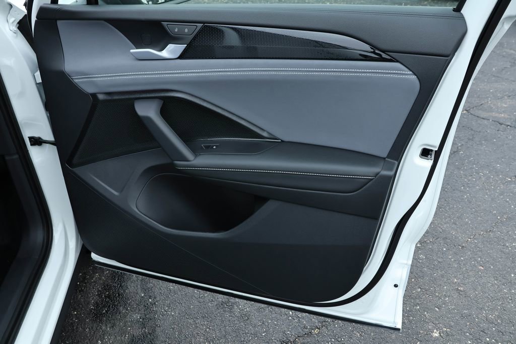 New 2026 Volkswagen Tiguan SE R-Line image 44