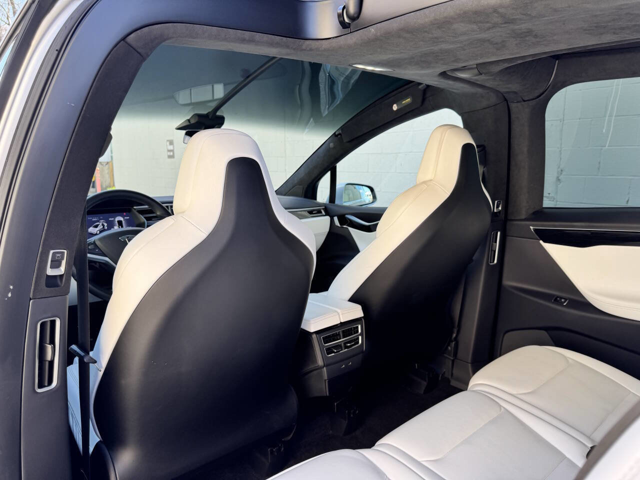 Used 2017 Tesla Model X 100D AWD/4WD image 31