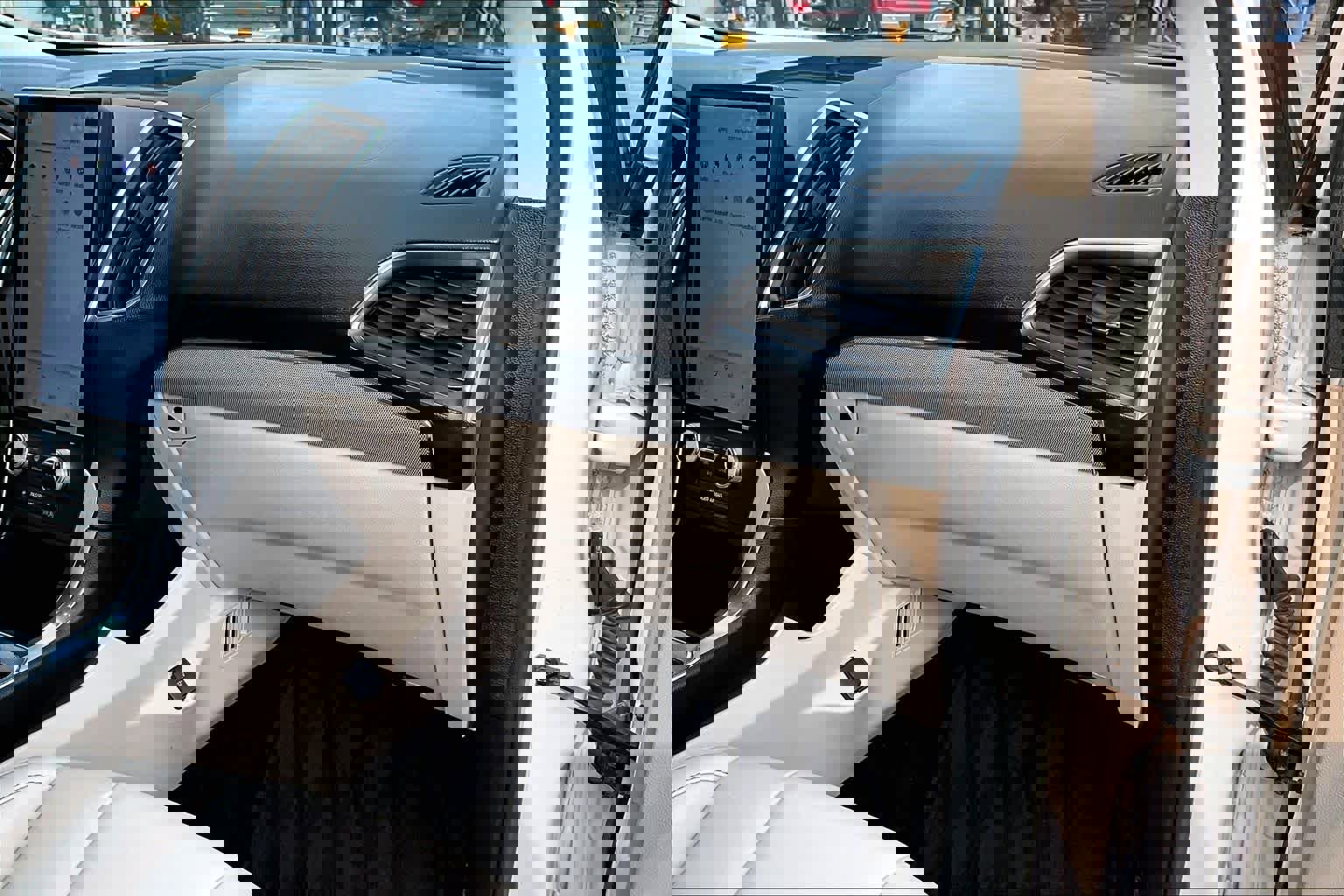 Used 2021 Ford Edge Titanium FWD image 19