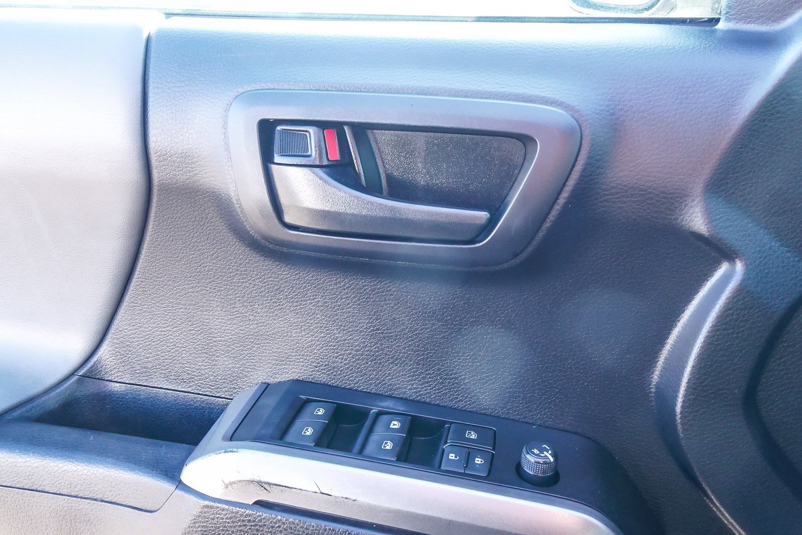 Used 2020 Toyota Tacoma SR5 image 19