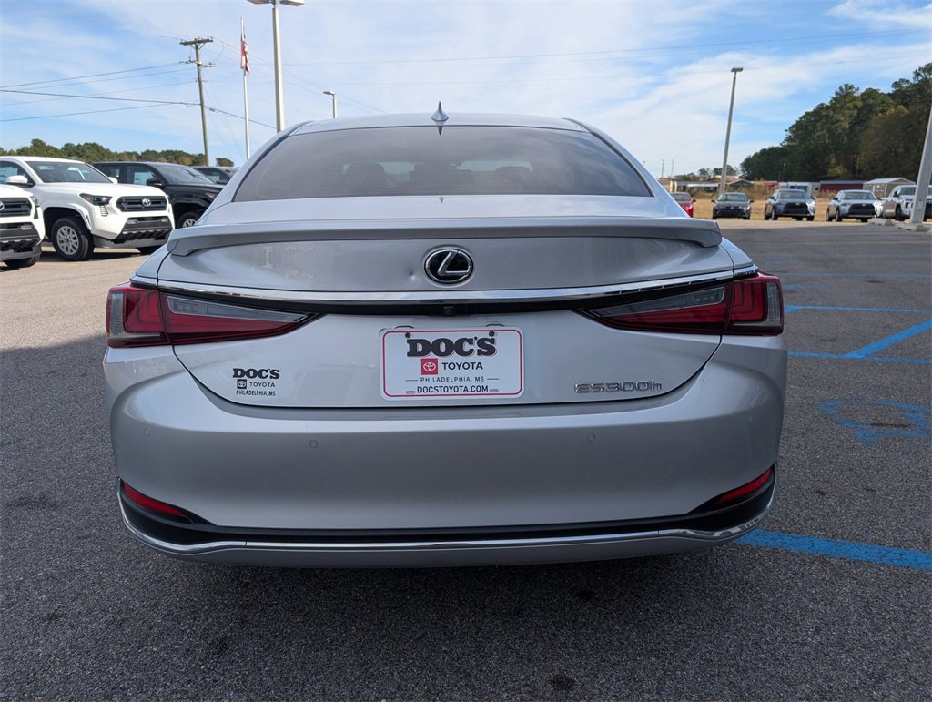 Used 2019 Lexus ES 300h image 4