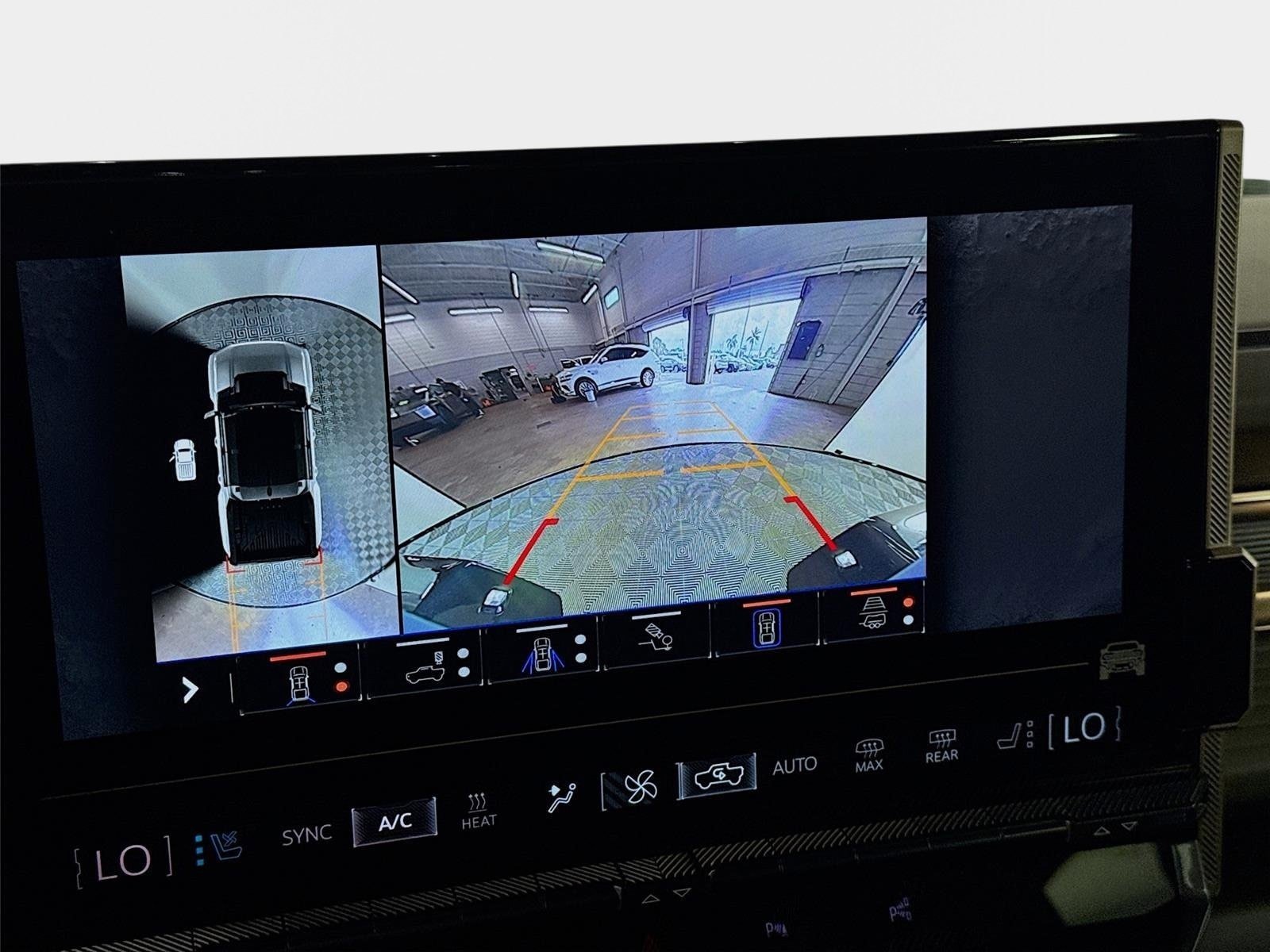 Used 2025 GMC Hummer EV 3X AWD/4WD image 17