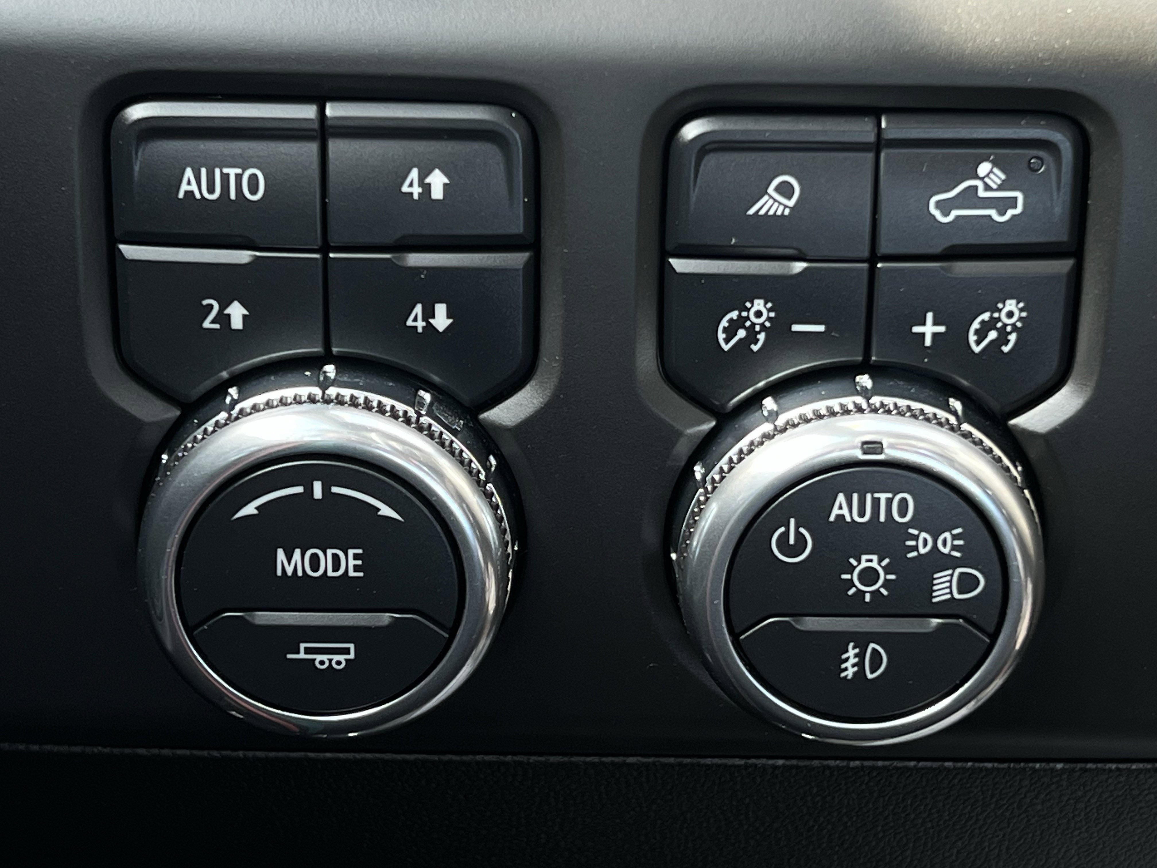 Used 2025 GMC Sierra 2500 AT4 image 15