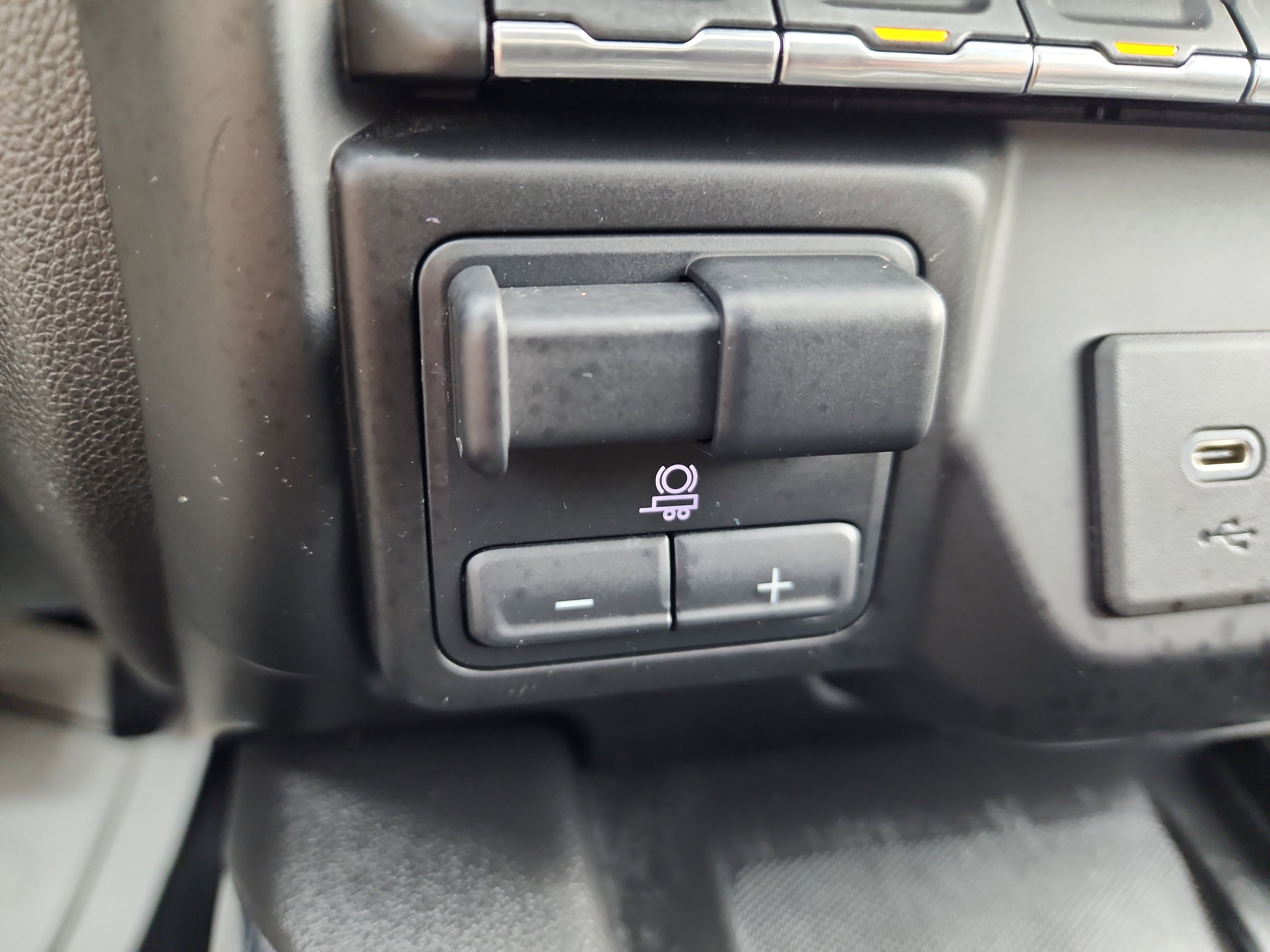 Certified 2020 GMC Sierra 1500 AT4 w/ AT4 Premium Package AWD/4WD image 18