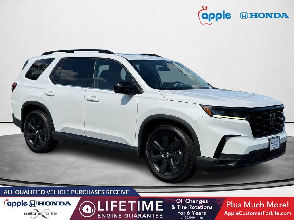 Used 2023 Honda Pilot Touring image 1
