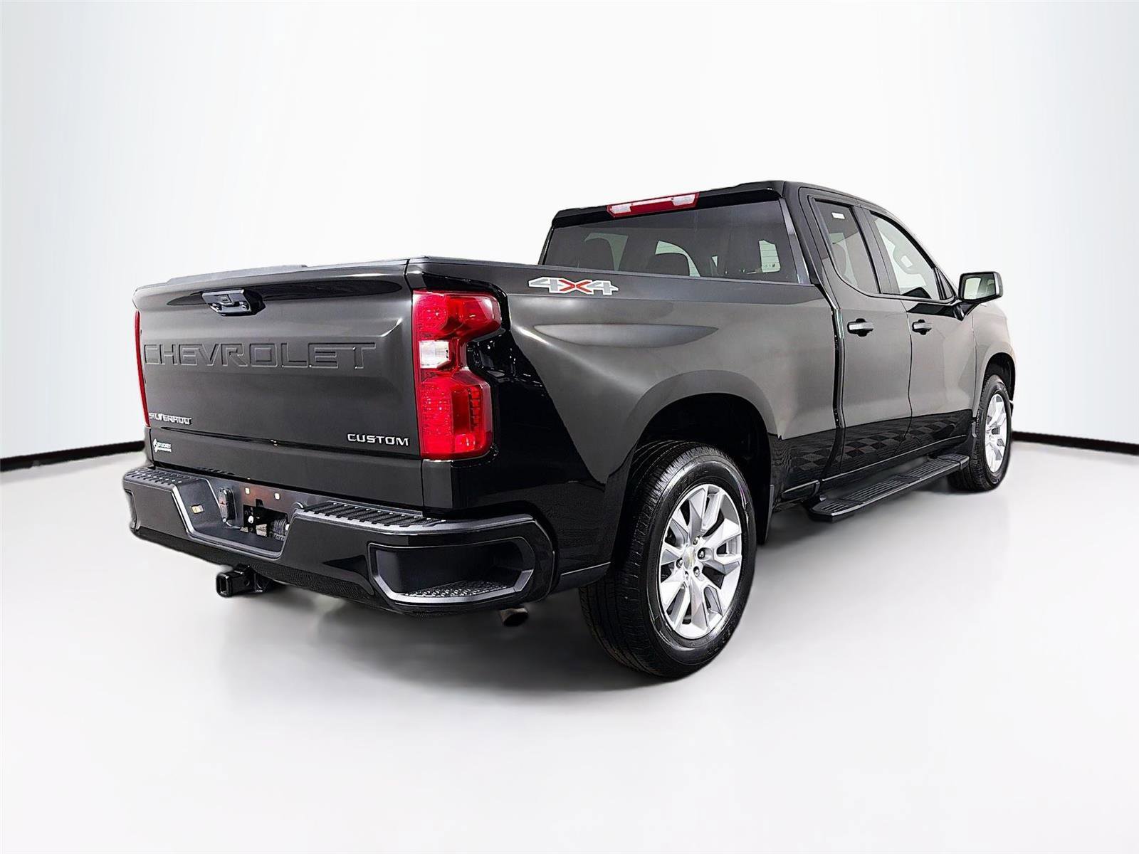 Used 2024 Chevrolet Silverado 1500 Custom image 7