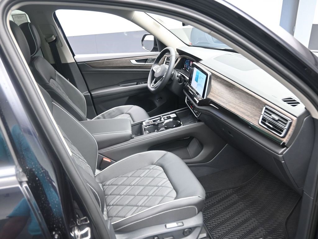 New 2025 Volkswagen Atlas SEL Premium R-Line image 30