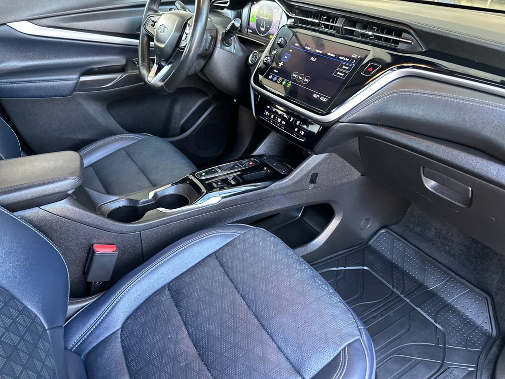 Used 2023 Chevrolet Bolt EUV LT w/ Convenience Package FWD image 15