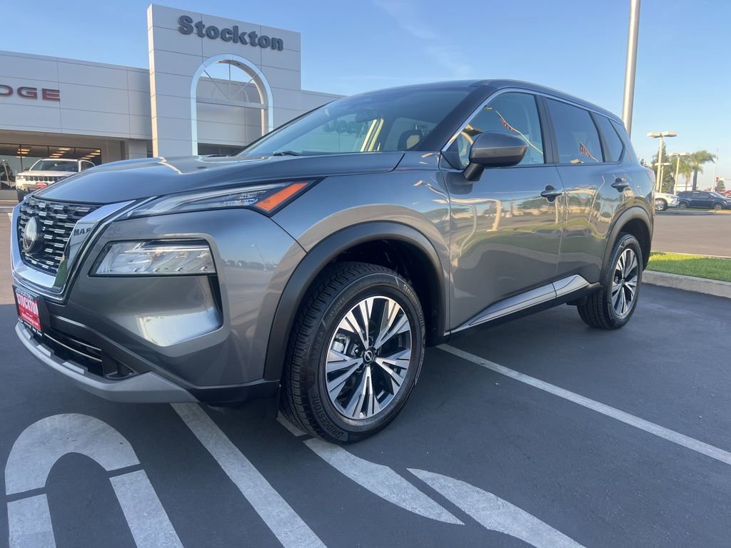 Used 2023 Nissan Rogue SV FWD image 3