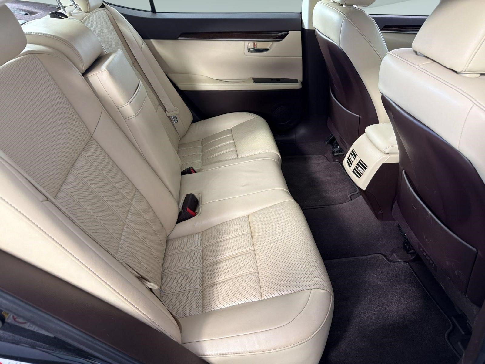 Used 2016 Lexus ES 350 w/ Luxury Package w/Wood Trim FWD image 30