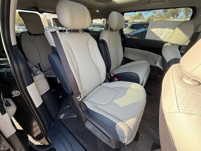 New 2026 Kia Carnival SX Prestige image 8