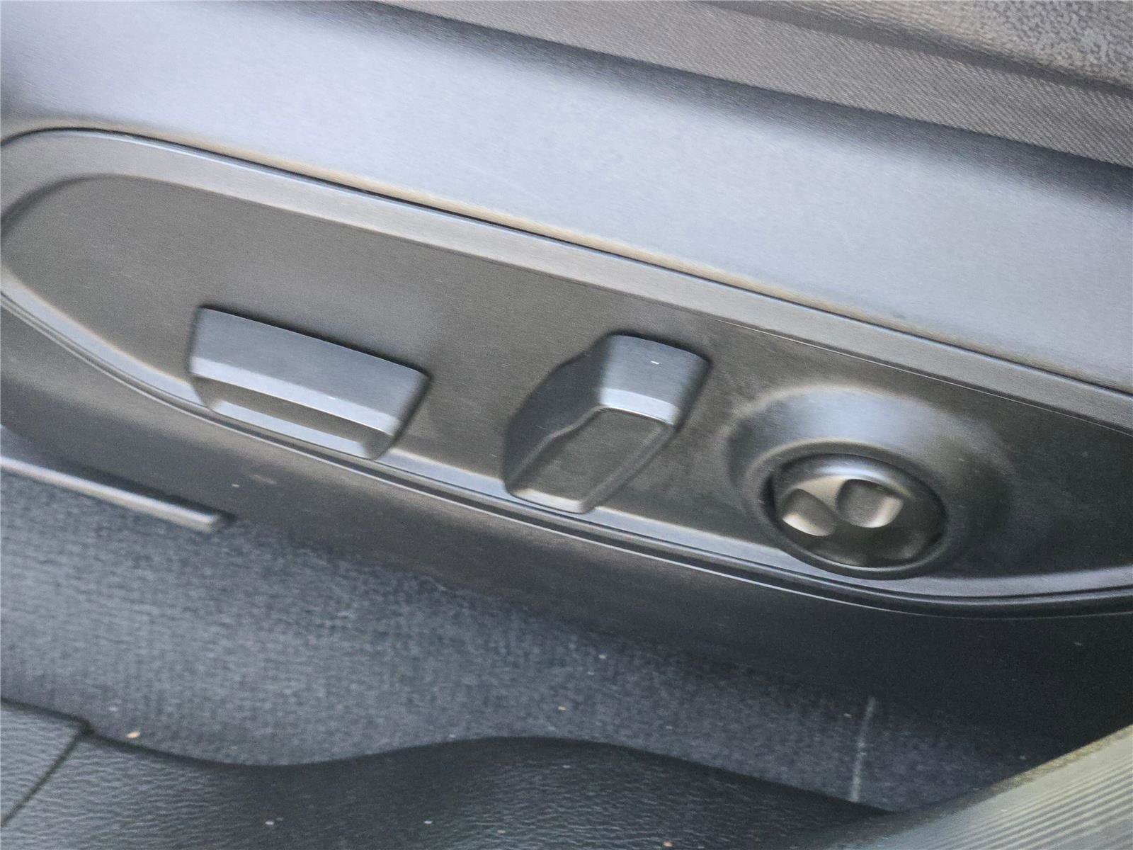 Certified 2024 Jeep Grand Cherokee Altitude image 29